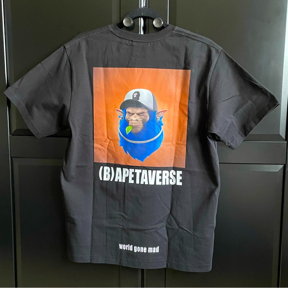 Host Pick ⭐️(B)APETAVERSE Exclusive NFT Shirt (L)